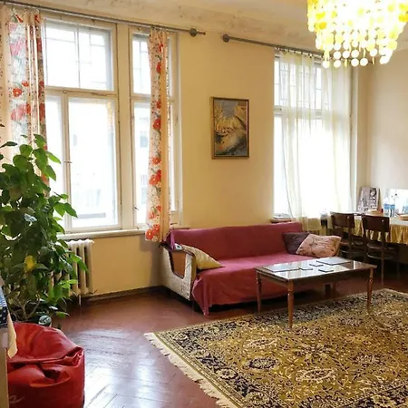 Artistic Studio In City Centre